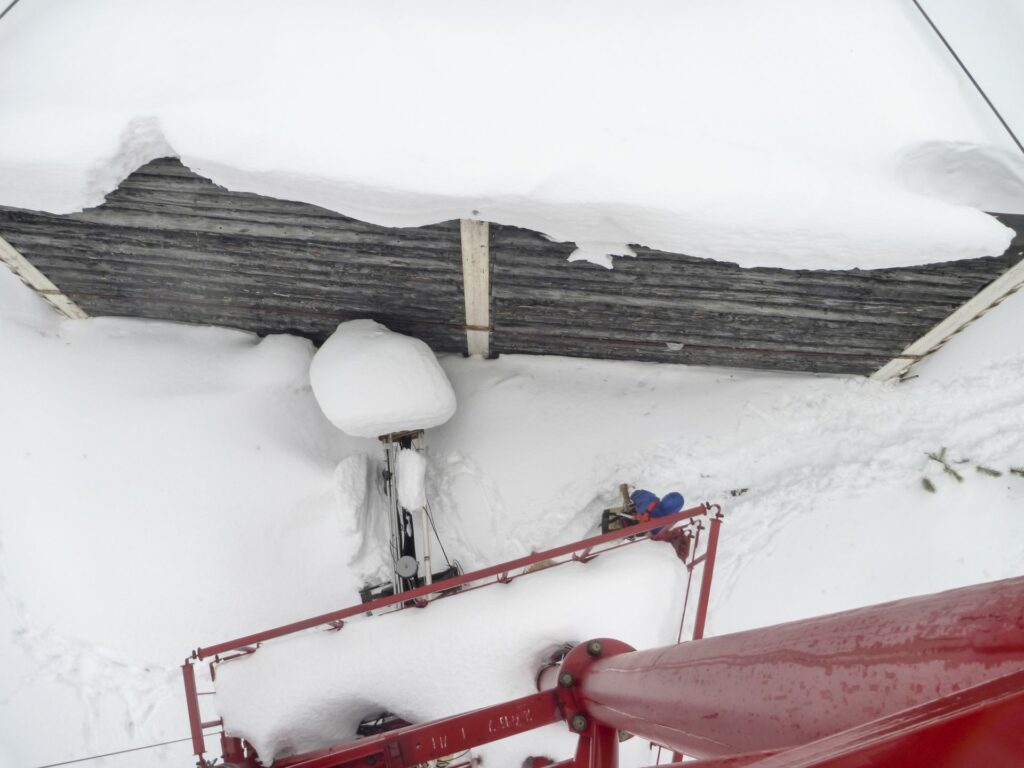 view from 20m above to the bunker of Zotto covered in 1m snow