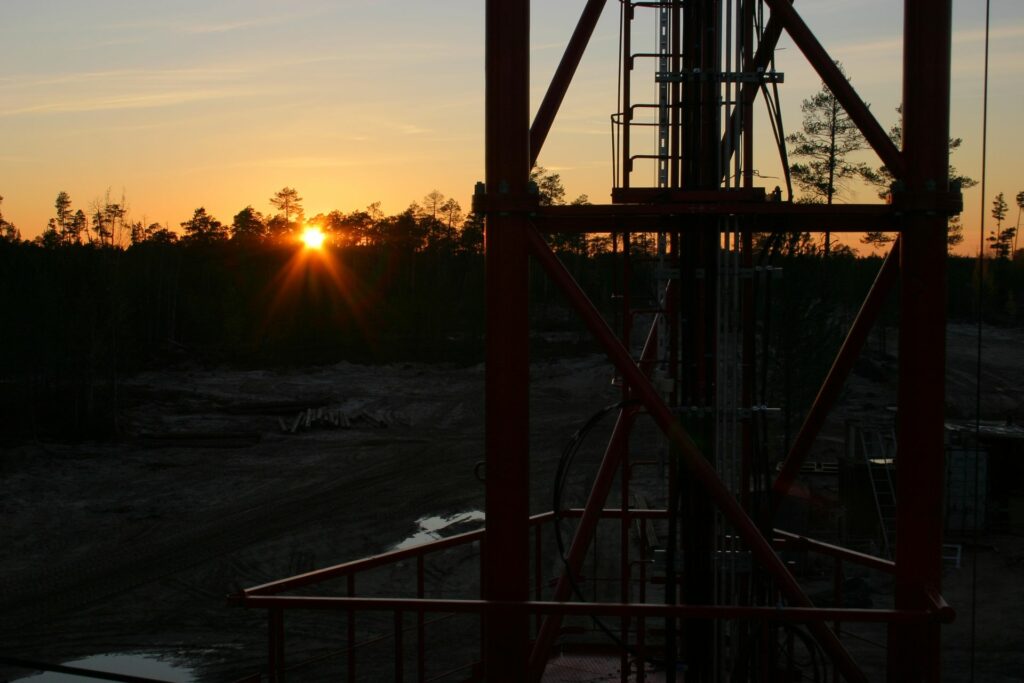 dark-sunset with towerframework in front